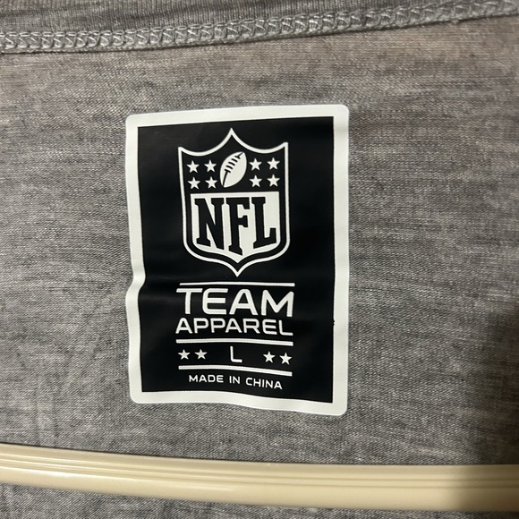 NFL Team Apparel Philadelphia Eagles Shirt Women's L Gray Distressed Logo - Picture 2 of 5